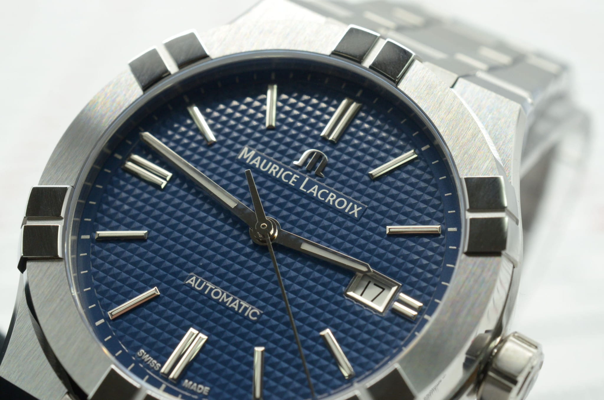 Оригинальные часы Maurice Lacroix Maurice Lacroix Aikon Automatic AI6008-SS002-430-2 механические калибр механизма ml115 общий вид
