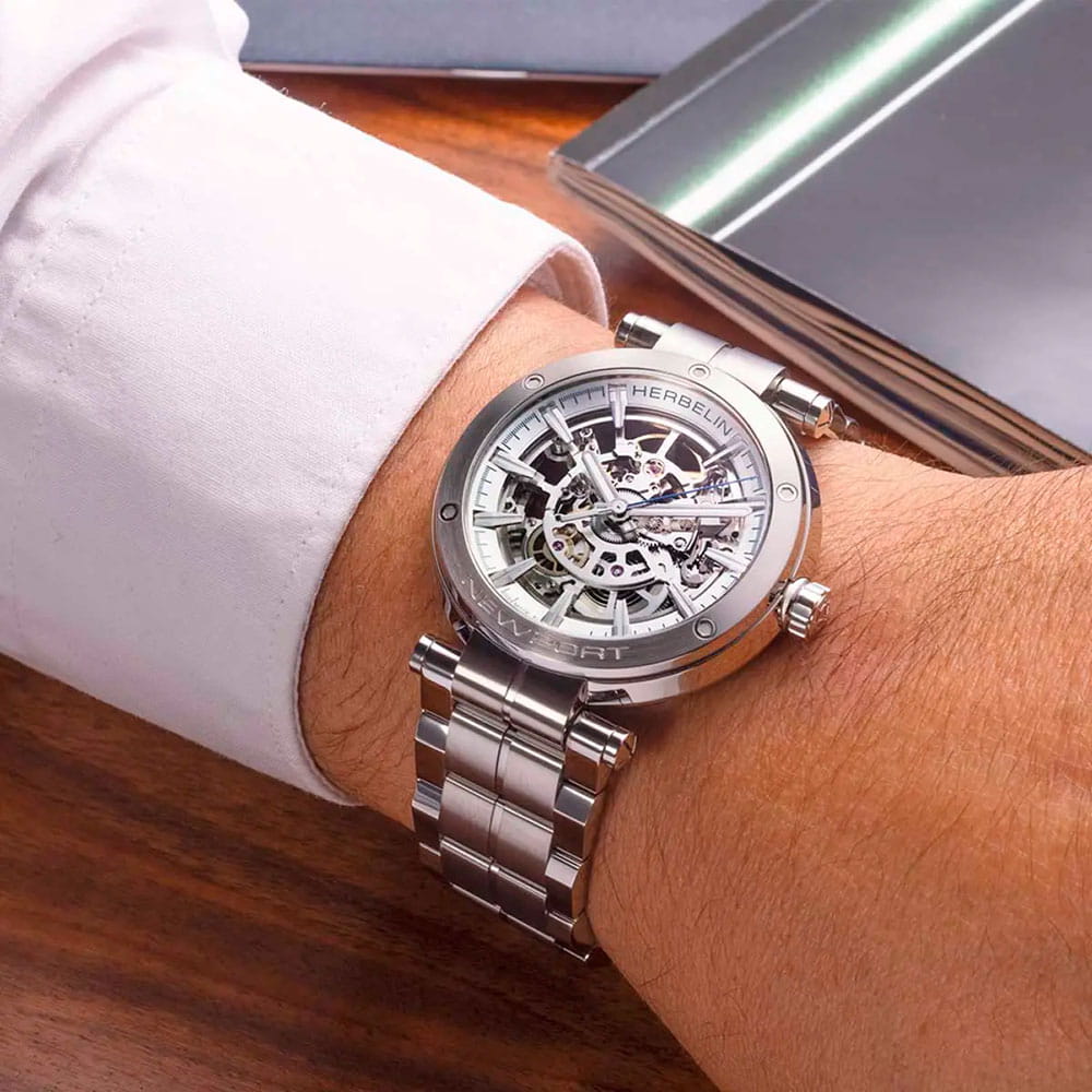 Оригинальные часы Herbelin Herbelin Newport 1868BSQ12 механические калибр механизма sellita 13 1/4 sw400-1 общий вид