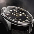 Longines L38111532 наручные мужские часы застежка крупным планом