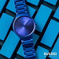 Rado R27092622  мужские часы застежка крупным планом