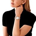 Michael Kors Michael Kors Sage MK4806  наручные женские часы фото под углом.