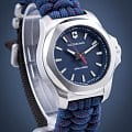 Victorinox Victorinox I.N.O.X. V 241770 женские часы синий циферблат на запястье