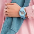 Casio Casio G-Shock DW-5600SC-2 DW-5600, наручные женские часы фото под углом