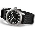 Hamilton Hamilton Khaki Field Quartz 38mm H69401430 khaki field швейцарские мужские часы на браслете тканевый боковой вид